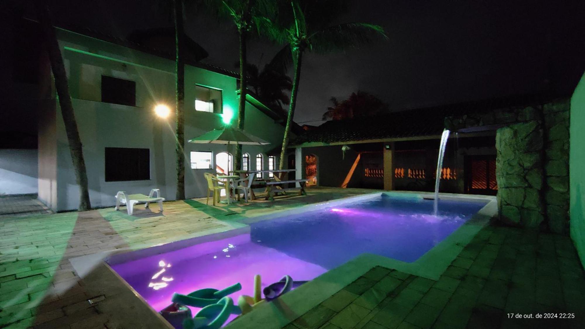 Casa de Férias Casa Linda Piscina 6 Quartos *